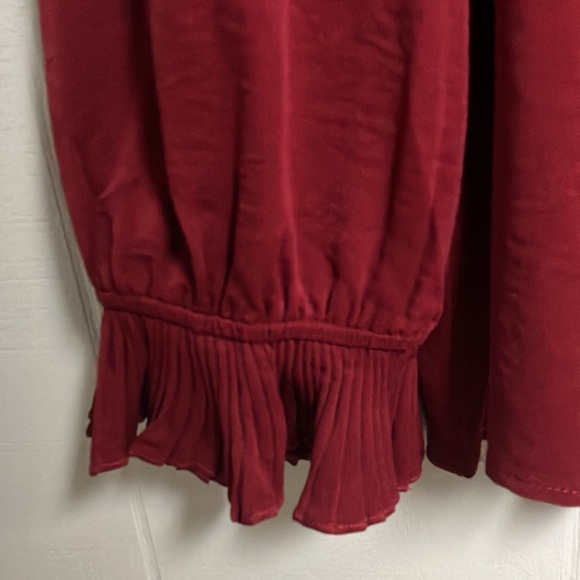 NWT Jodifl Shirt Blouse Top Large Burgundy V Neck Ruffle Details New with Tags - Picture 9 of 12